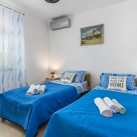 Amazing Home In Tinjan * Tinjan