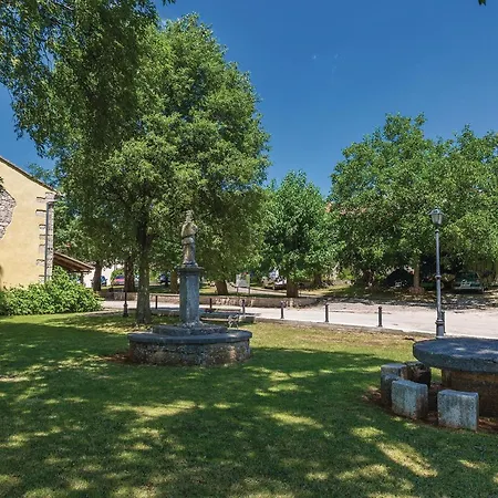 Beautiful In Hébergement de vacances Tinjan